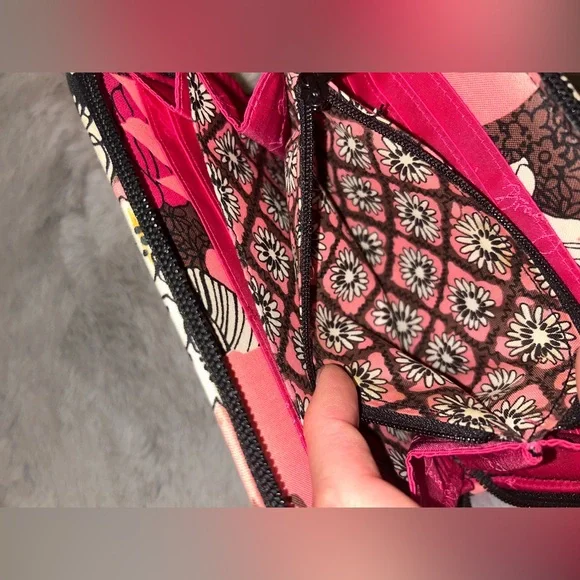 Vera Bradley Mocha Rose Accordion Wallet - DISCONTINUED Fall of 2011 - Picture 8 of 9